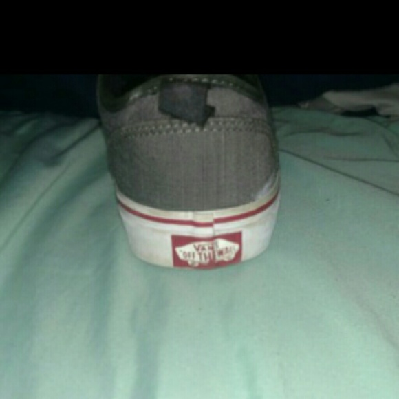 VANS - Picture 2 of 4